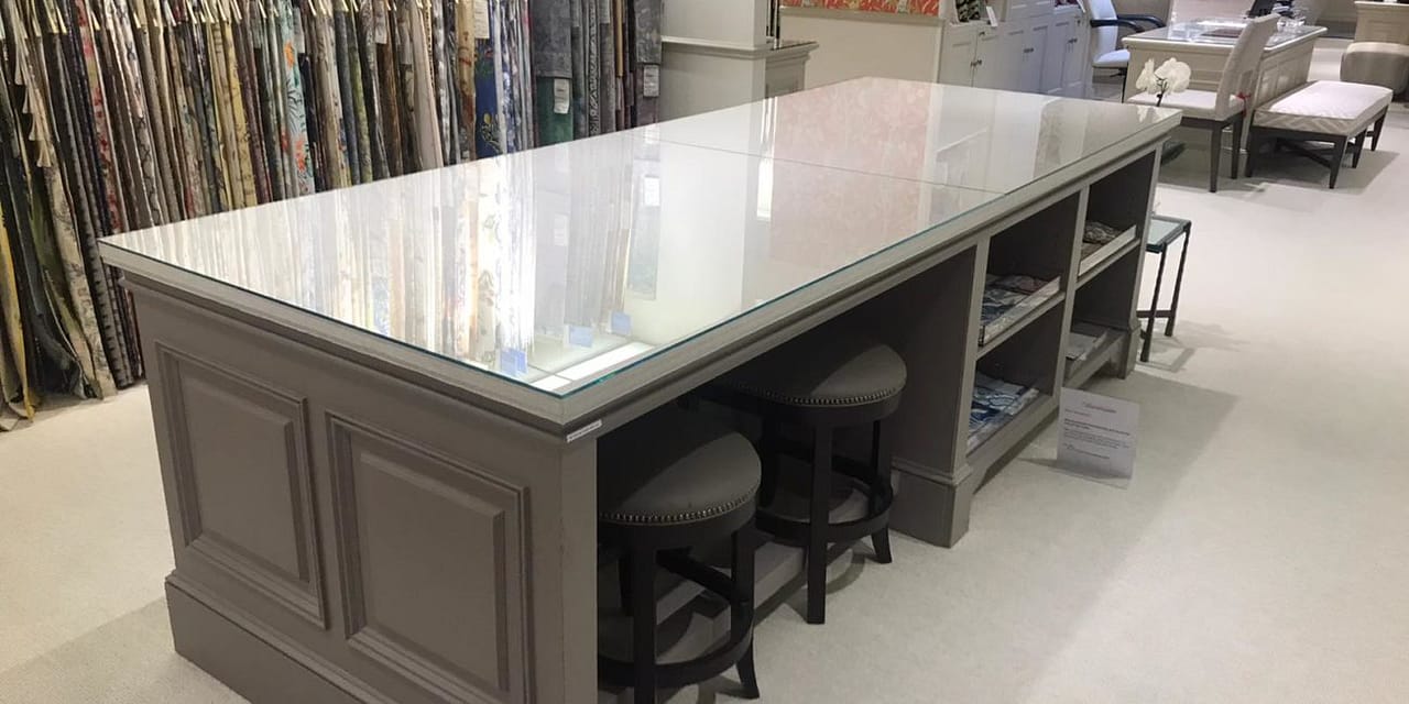 New York Glass Table Cover