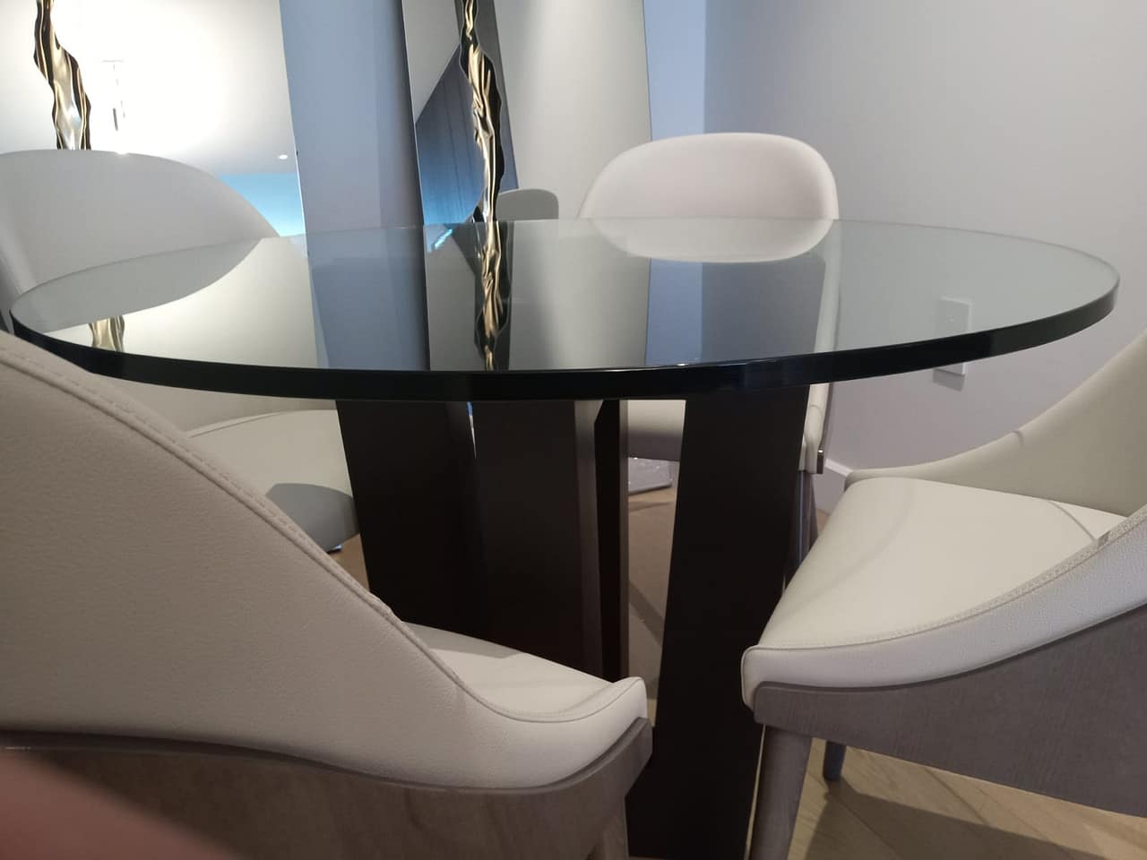 Round-Glass-Table-Top