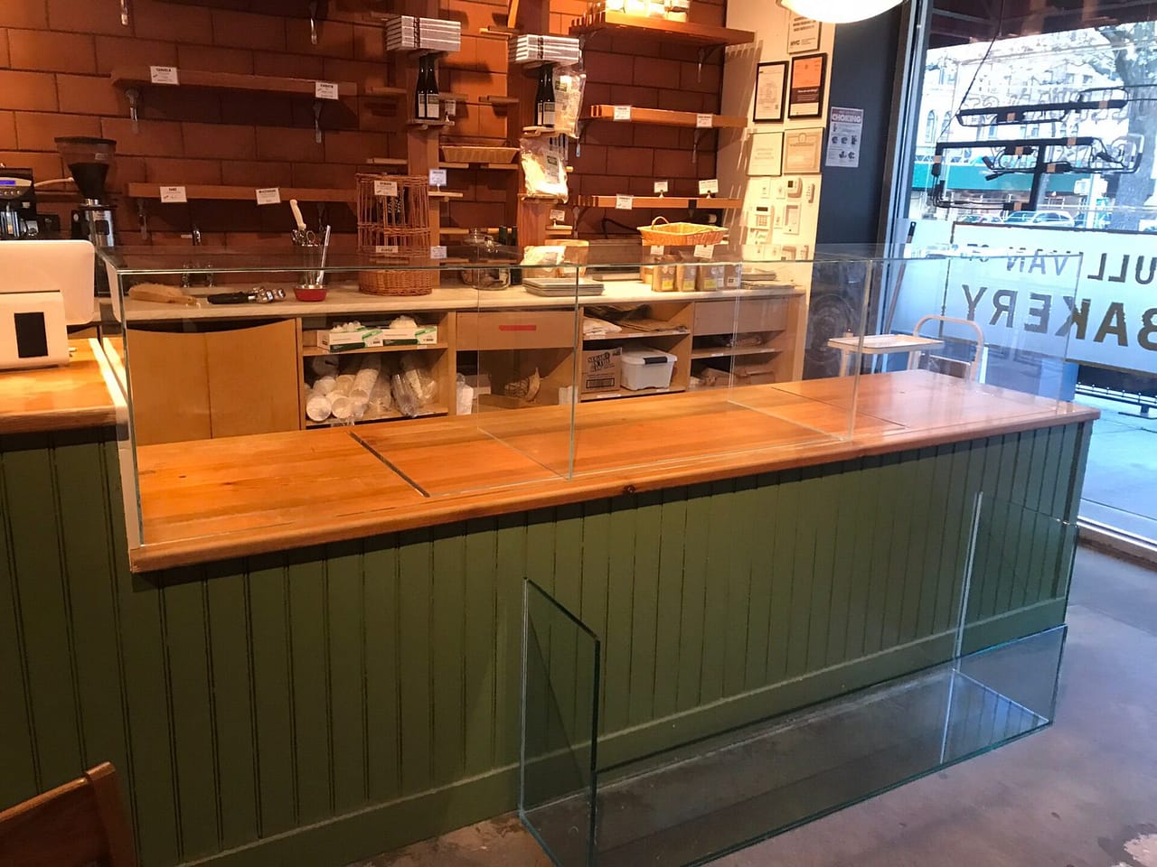 Store-glass-showcase