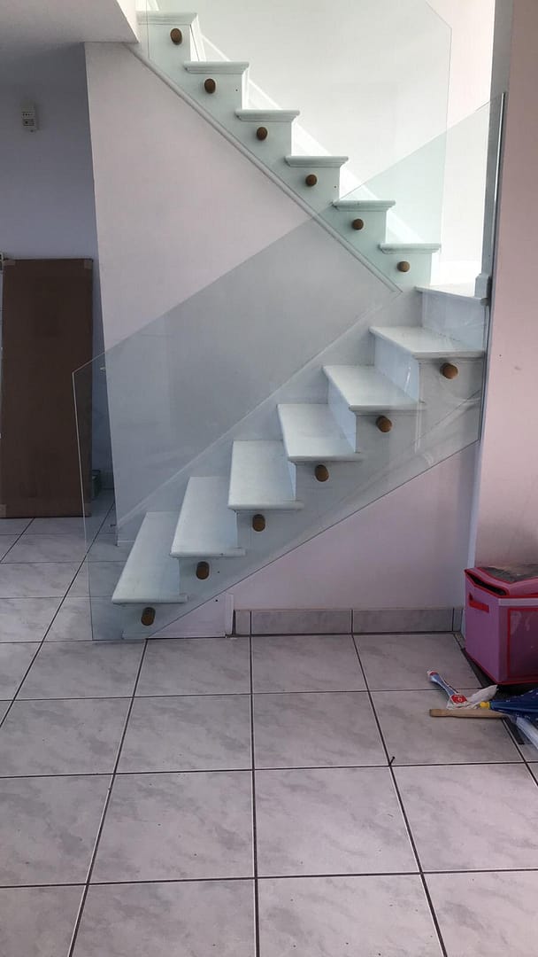 Glass stairs railing in Brooklyn