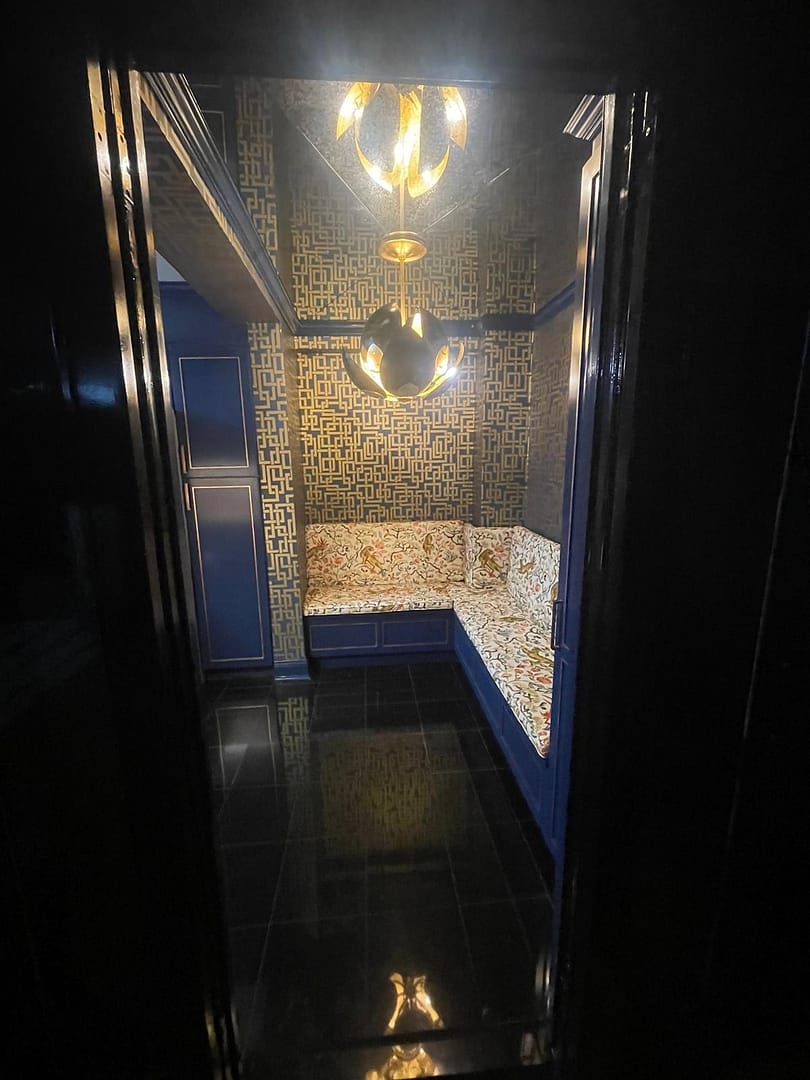 Antique-mirror-on-the-ceiling