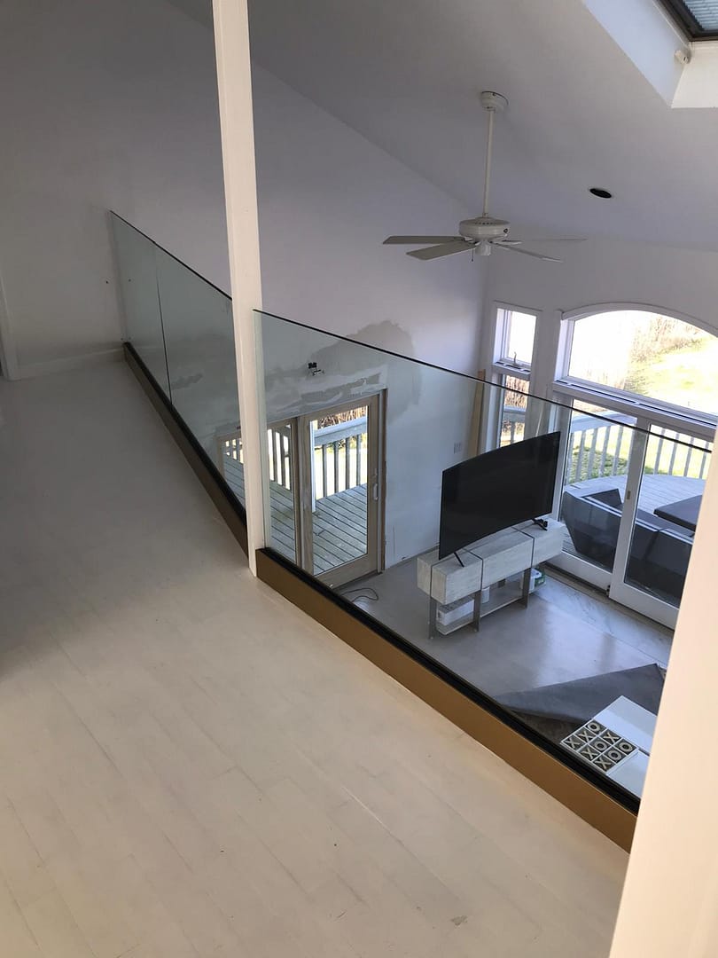 Glass stairs railing in Brooklyn